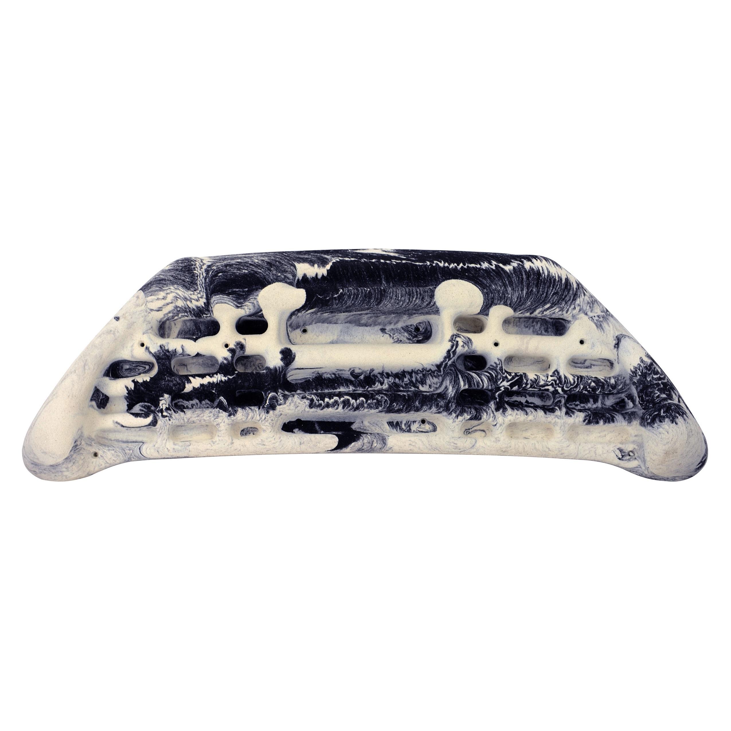 Metolius Contact Training Board resin hangboard i svart og hvit